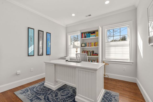 210 Evelyn 210, Newton, MA 02468