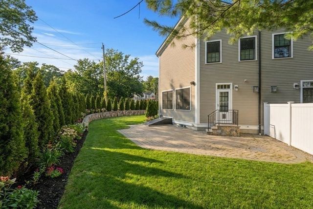 210 Evelyn 210, Newton, MA 02468