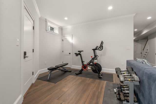 210 Evelyn 210, Newton, MA 02468