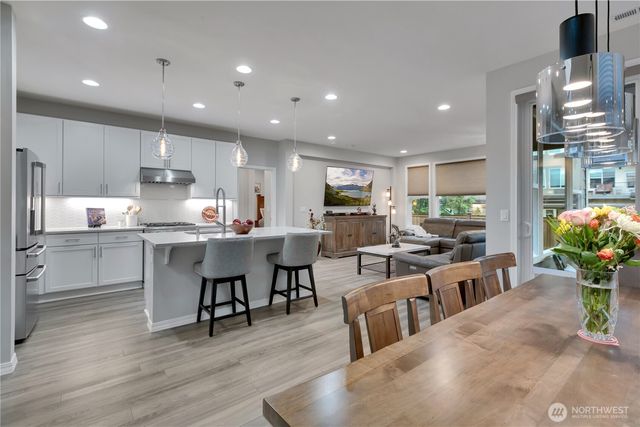 22619 SE 237th Place, Maple Valley, WA 98038