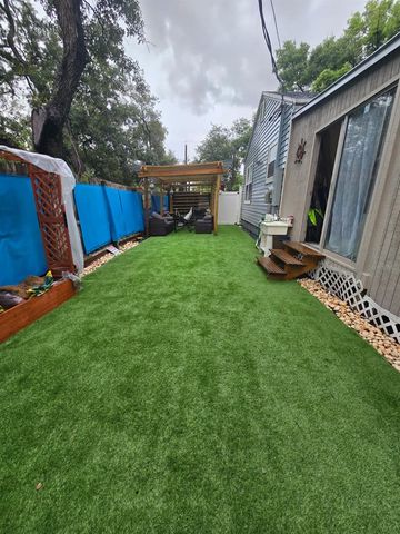 9320 N ELMER STREET, Tampa, FL 33612