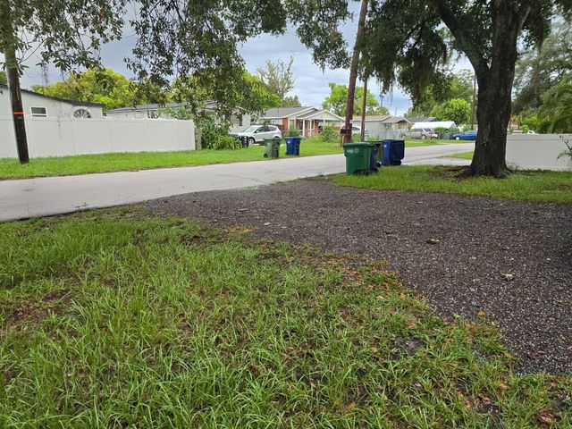 9320 N ELMER STREET, Tampa, FL 33612