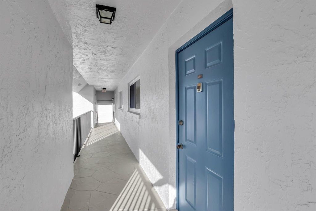 2845 SW 22nd Avenue 2070, Delray Beach, FL 33445