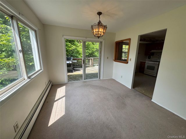 11 Lynbrook Road, Poughkeepsie, NY 12603