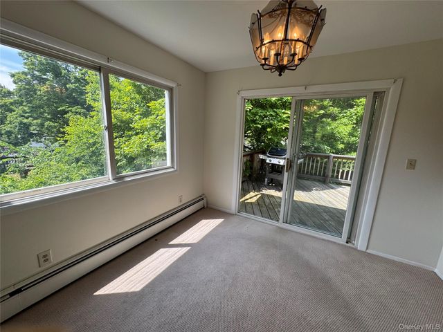 11 Lynbrook Road, Poughkeepsie, NY 12603