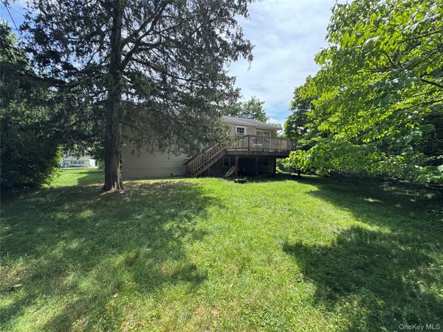 11 Lynbrook Road, Poughkeepsie, NY 12603