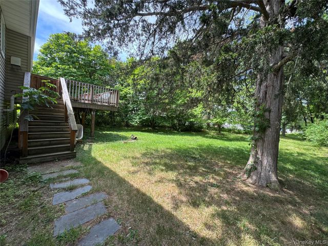 11 Lynbrook Road, Poughkeepsie, NY 12603