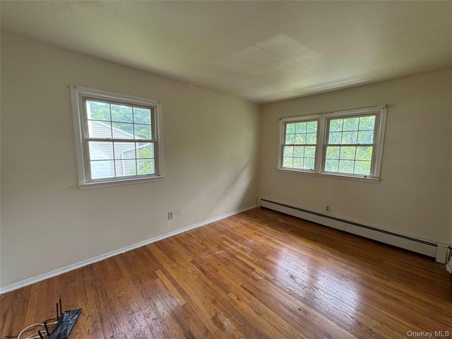 11 Lynbrook Road, Poughkeepsie, NY 12603