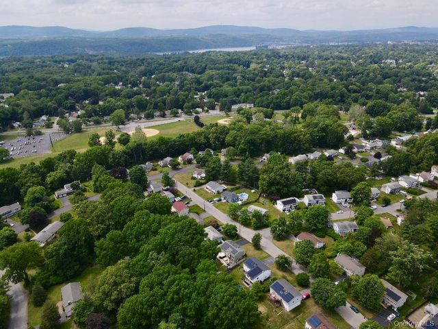 11 Lynbrook Road, Poughkeepsie, NY 12603