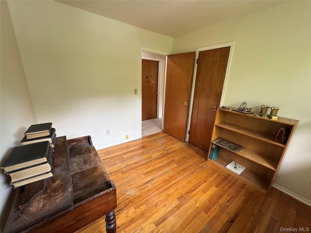 11 Lynbrook Road, Poughkeepsie, NY 12603