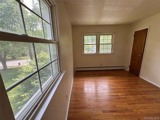11 Lynbrook Road, Poughkeepsie, NY 12603