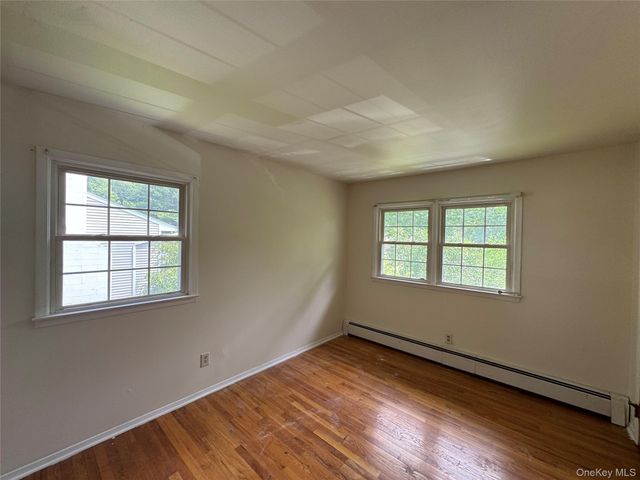 11 Lynbrook Road, Poughkeepsie, NY 12603