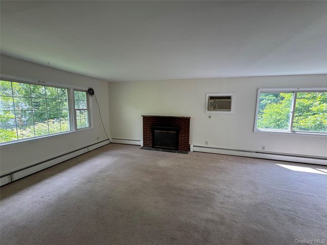 11 Lynbrook Road, Poughkeepsie, NY 12603