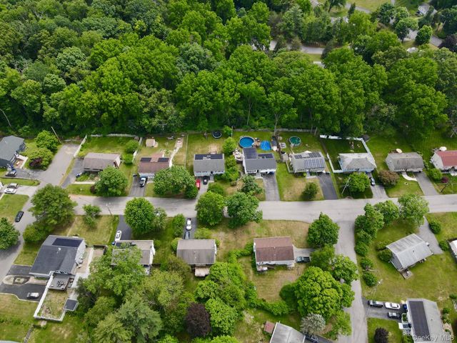 11 Lynbrook Road, Poughkeepsie, NY 12603
