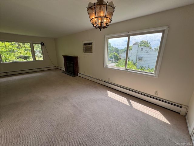 11 Lynbrook Road, Poughkeepsie, NY 12603