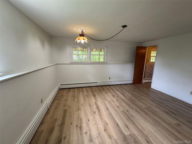 11 Lynbrook Road, Poughkeepsie, NY 12603