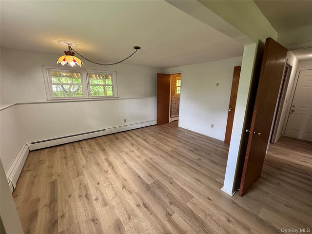 11 Lynbrook Road, Poughkeepsie, NY 12603