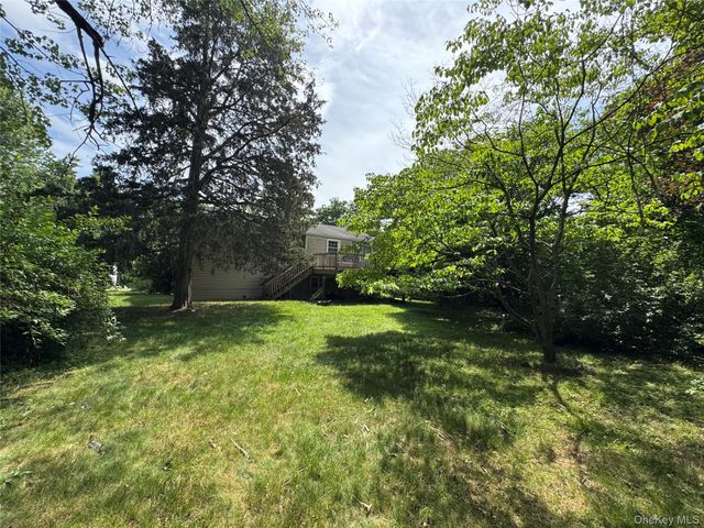 11 Lynbrook Road, Poughkeepsie, NY 12603