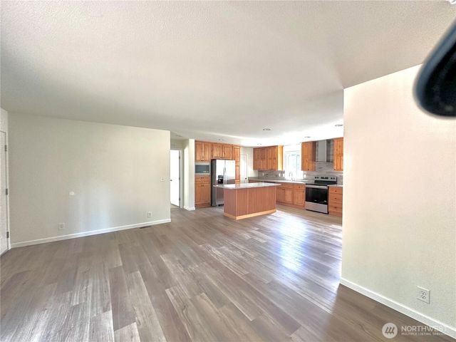 1561 E Trails End Drive, Belfair, WA 98528