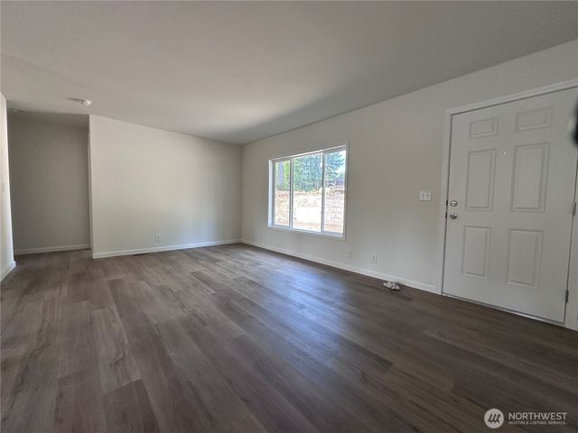 1561 E Trails End Drive, Belfair, WA 98528