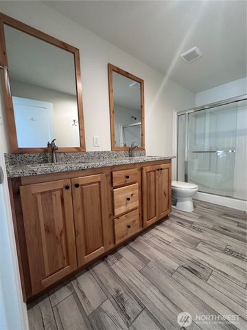 1561 E Trails End Drive, Belfair, WA 98528