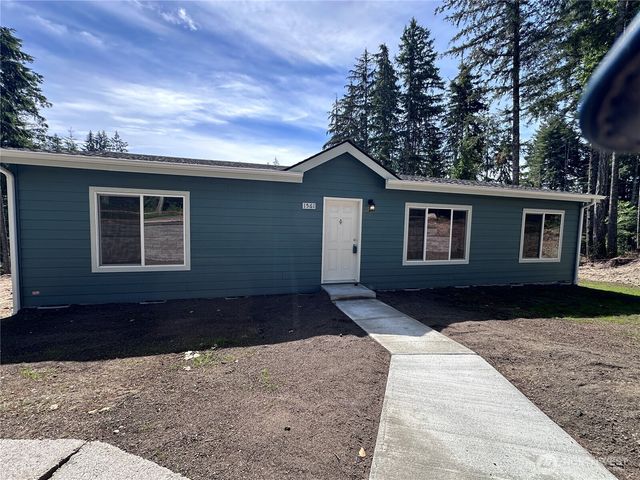 1561 E Trails End Drive, Belfair, WA 98528