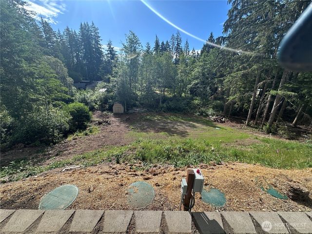 1561 E Trails End Drive, Belfair, WA 98528