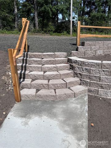 1561 E Trails End Drive, Belfair, WA 98528