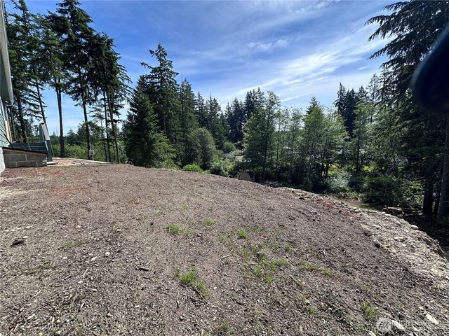 1561 E Trails End Drive, Belfair, WA 98528