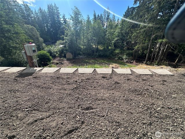 1561 E Trails End Drive, Belfair, WA 98528