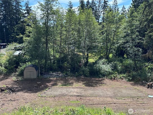 1561 E Trails End Drive, Belfair, WA 98528