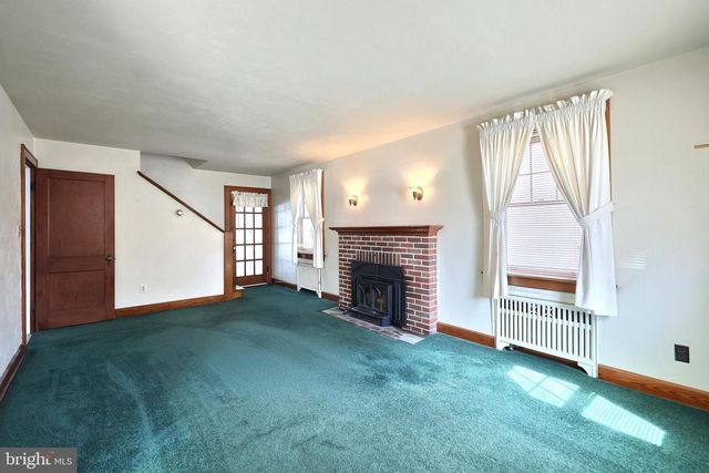 208 S FORNEY AVE, Hanover, PA 17331