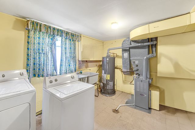 352 Sioux Lane, Carol Stream, IL 60188