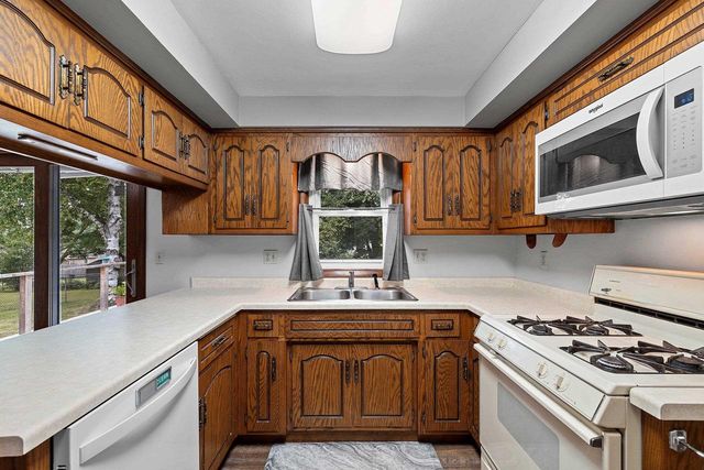 374 SKYLINE BOULEVARD, Green Bay, WI 54302