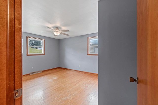 374 SKYLINE BOULEVARD, Green Bay, WI 54302
