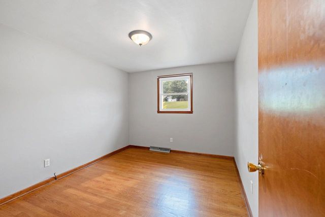 374 SKYLINE BOULEVARD, Green Bay, WI 54302