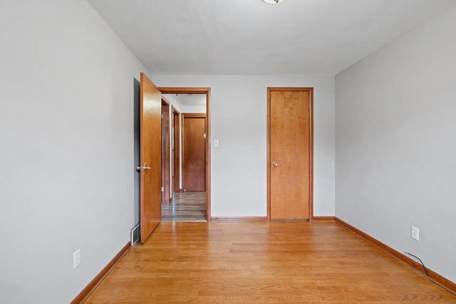374 SKYLINE BOULEVARD, Green Bay, WI 54302