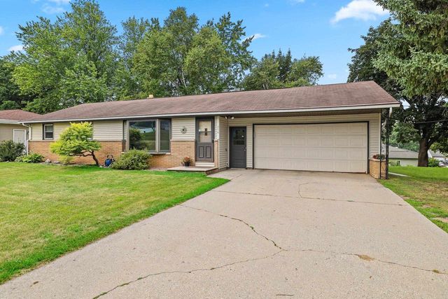 374 SKYLINE BOULEVARD, Green Bay, WI 54302