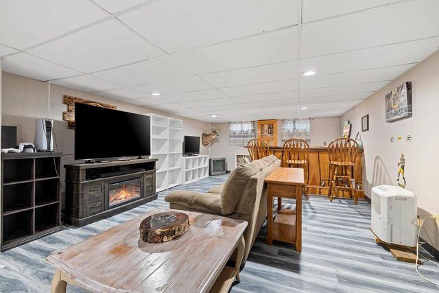 374 SKYLINE BOULEVARD, Green Bay, WI 54302