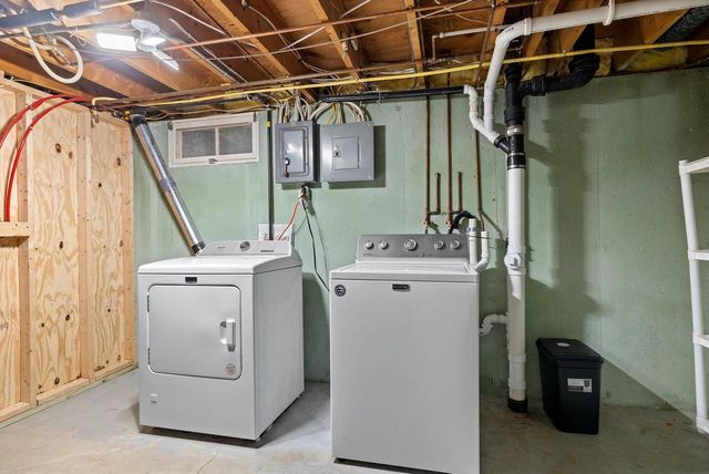 374 SKYLINE BOULEVARD, Green Bay, WI 54302