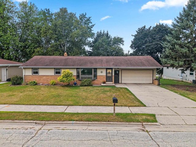 374 SKYLINE BOULEVARD, Green Bay, WI 54302