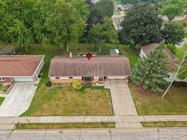 374 SKYLINE BOULEVARD, Green Bay, WI 54302