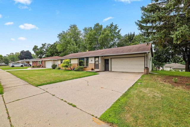 374 SKYLINE BOULEVARD, Green Bay, WI 54302
