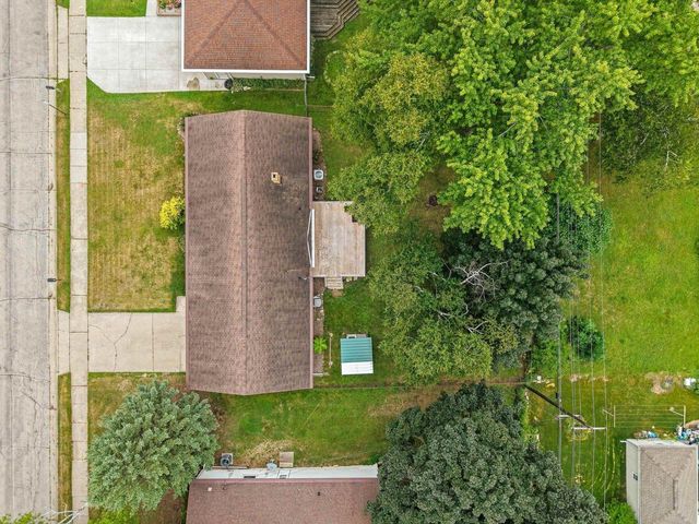 374 SKYLINE BOULEVARD, Green Bay, WI 54302