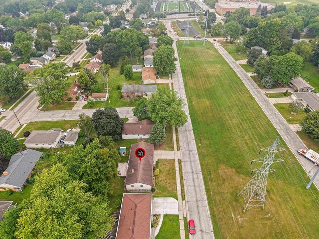 374 SKYLINE BOULEVARD, Green Bay, WI 54302