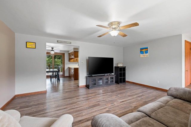 374 SKYLINE BOULEVARD, Green Bay, WI 54302