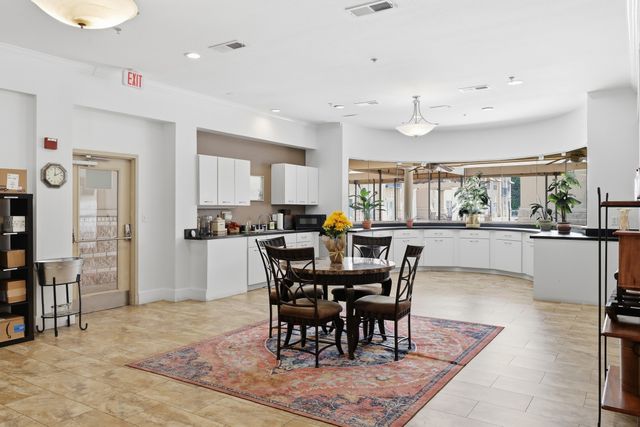 3102 Kings Road 2212, Dallas, TX 75219