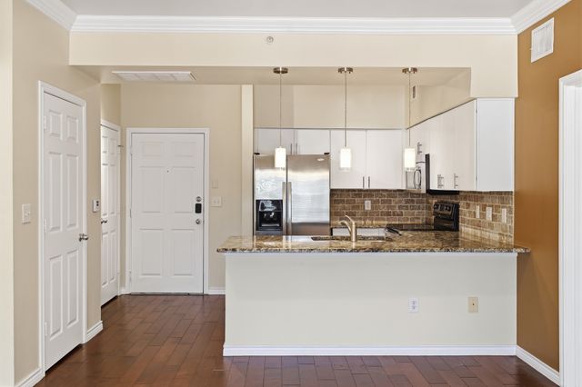 3102 Kings Road 2212, Dallas, TX 75219