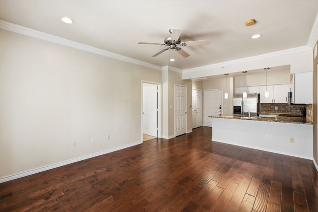 3102 Kings Road 2212, Dallas, TX 75219