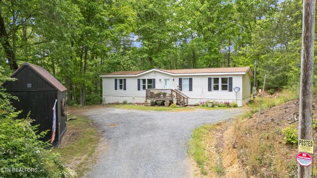 4909 Bogard Rd, Cosby, TN 37722
